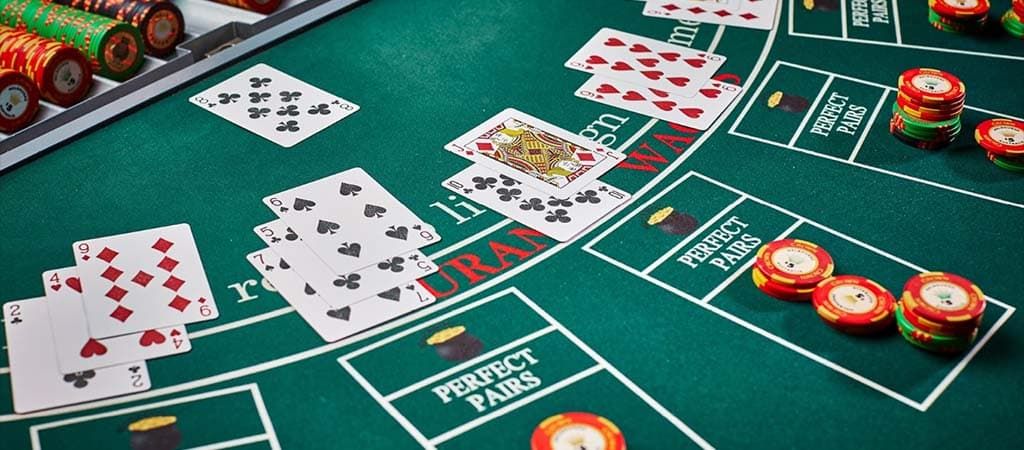 blackjack, hazard, gra stołowa, kasyno